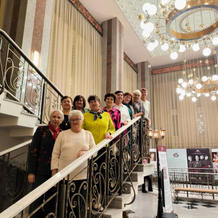 Активисты Центра общения старшего поколения в Санчурском районе посетили с культурной поездкой академический русский театр драмы им.Г.Константинова в городе Йошкар-Ола.