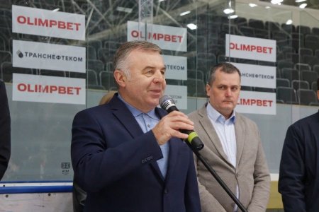 Хоккеистки из семи регионов Приволжья поборются за победу в турнире «Хрустальная тиара»